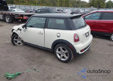 2010 Mini Cooper S z USA, uszkodzony, nr VIN WMWMF7C52ATZ73393